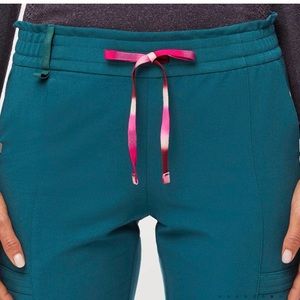 FIGS Caribbean Rafaela Top XXS - Flutter Top XS - Lesage Jogger regular XS